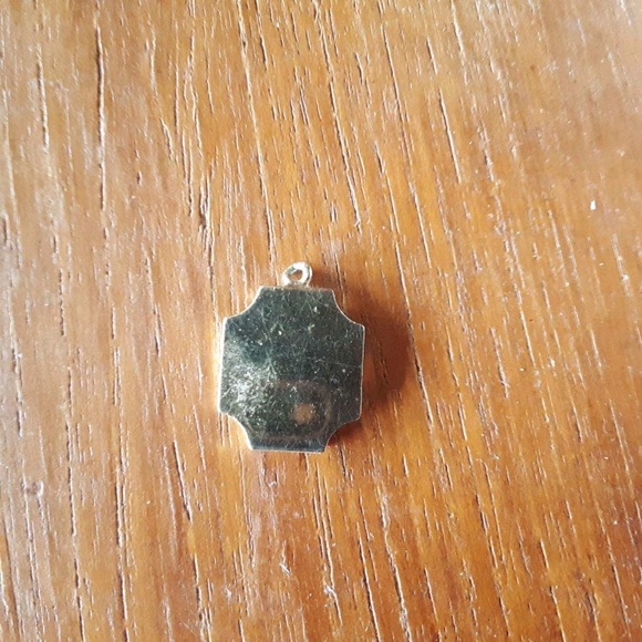 🏸🎾 Atlanta Athletic Club | Gold Tone Charm with Loop | Vintage 1980s 🎾⛳️ - Picture 2 of 3